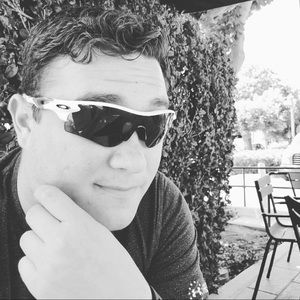 Meet your Posher, Lee